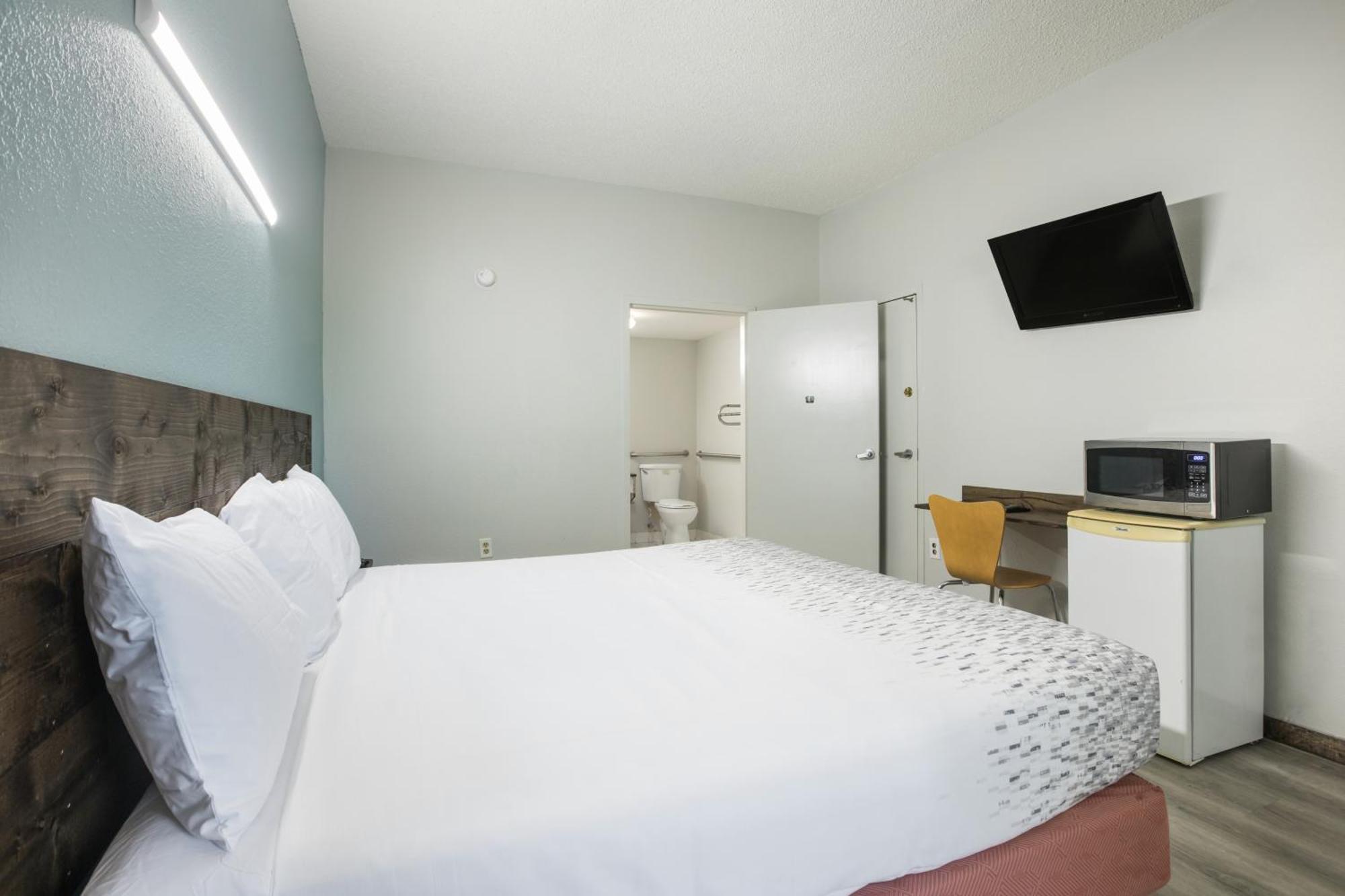 Americas Best Value Inn Stockbridge Habitación foto