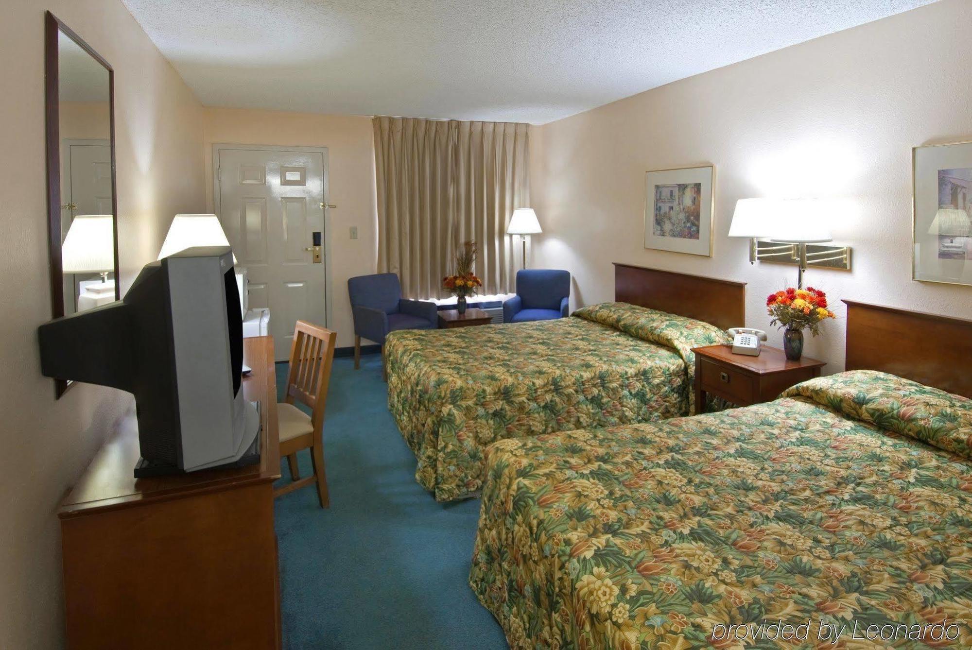 Americas Best Value Inn Stockbridge Habitación foto